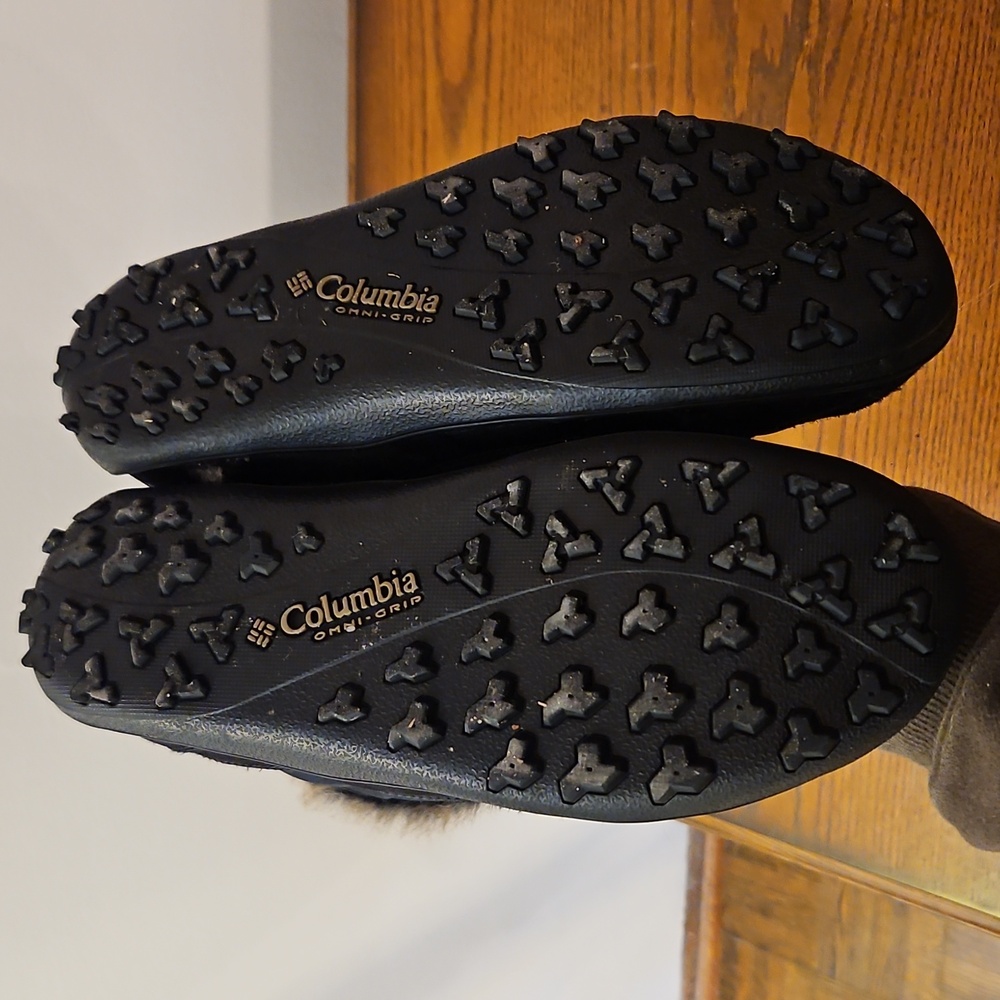 Columbia boots - Picture 2 of 2